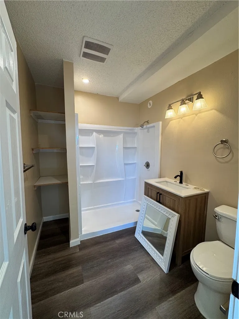 921 Carob Montebello, CA 90640