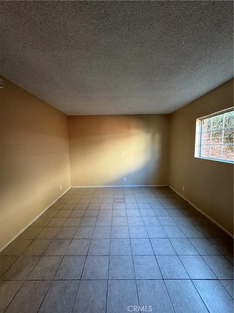 921 Carob Montebello, CA 90640