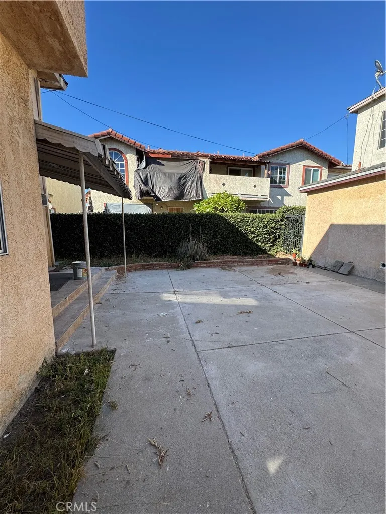921 Carob Montebello, CA 90640