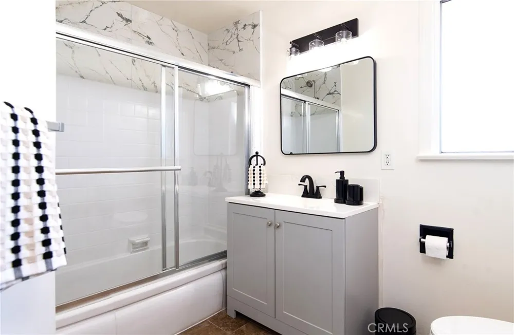 5334 Cleon Avenue North Hollywood, CA 91601