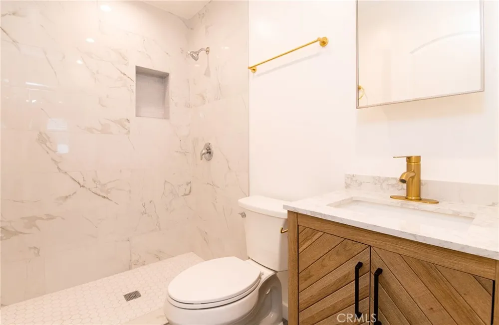 5334 Cleon Avenue North Hollywood, CA 91601