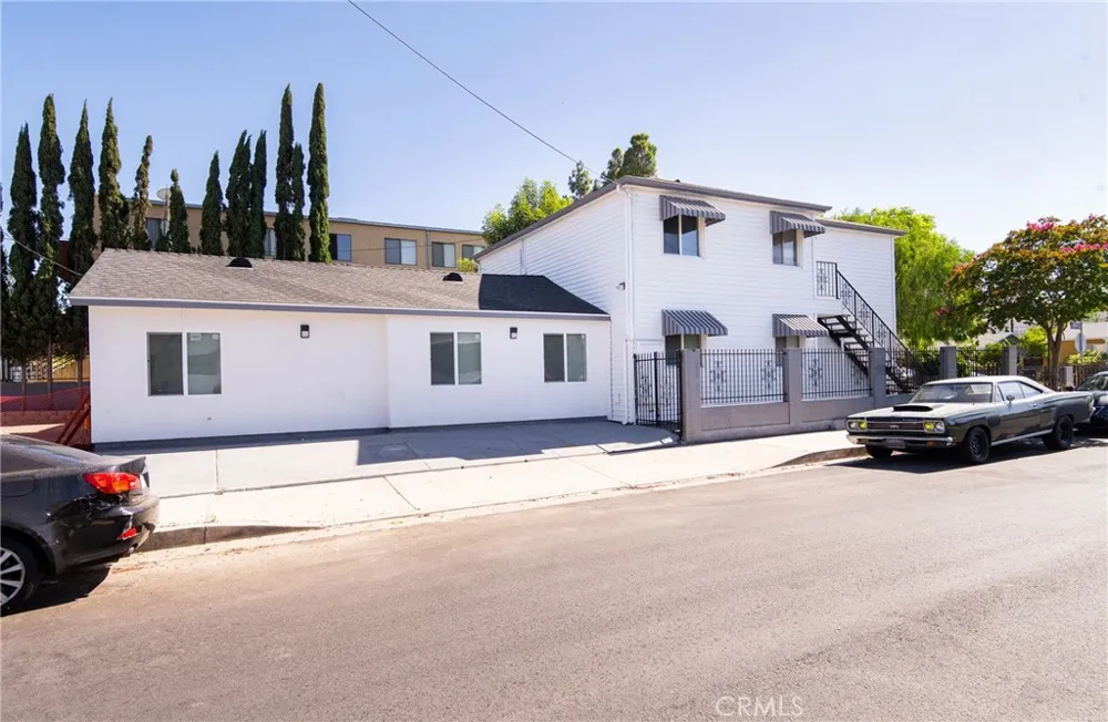 5334 Cleon Avenue North Hollywood, CA 91601