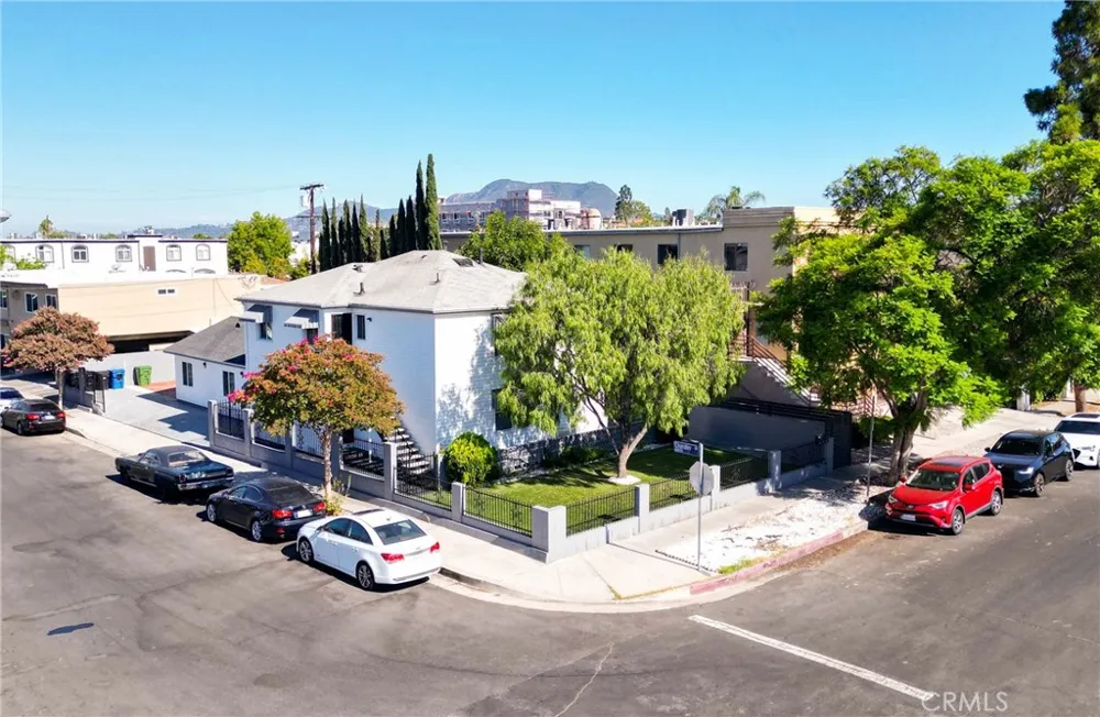 5334 Cleon Avenue North Hollywood, CA 91601