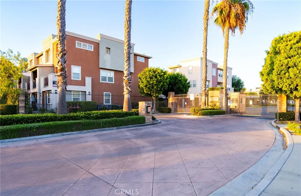 500 Willowbrook Avenue #F1 Compton, CA 90220