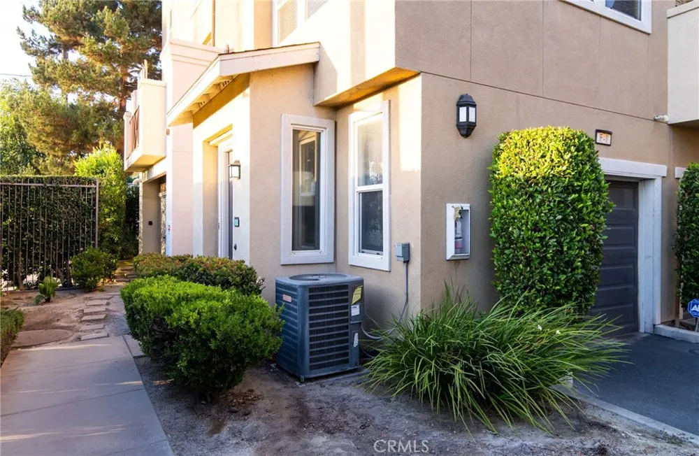 500 Willowbrook Avenue #F1 Compton, CA 90220