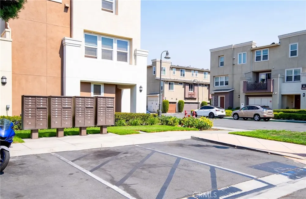500 Willowbrook Avenue #F1 Compton, CA 90220