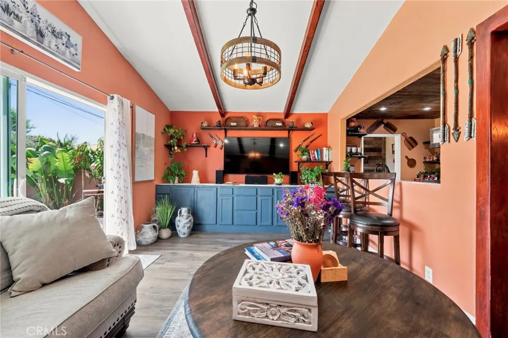 2526 E 220th Carson, CA 90810