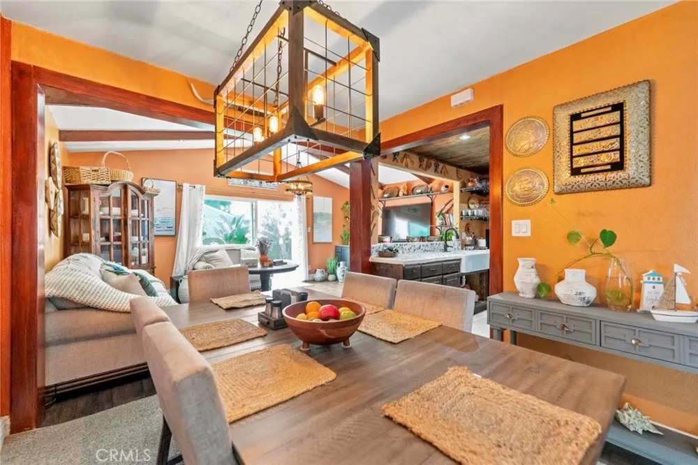 2526 E 220th Carson, CA 90810