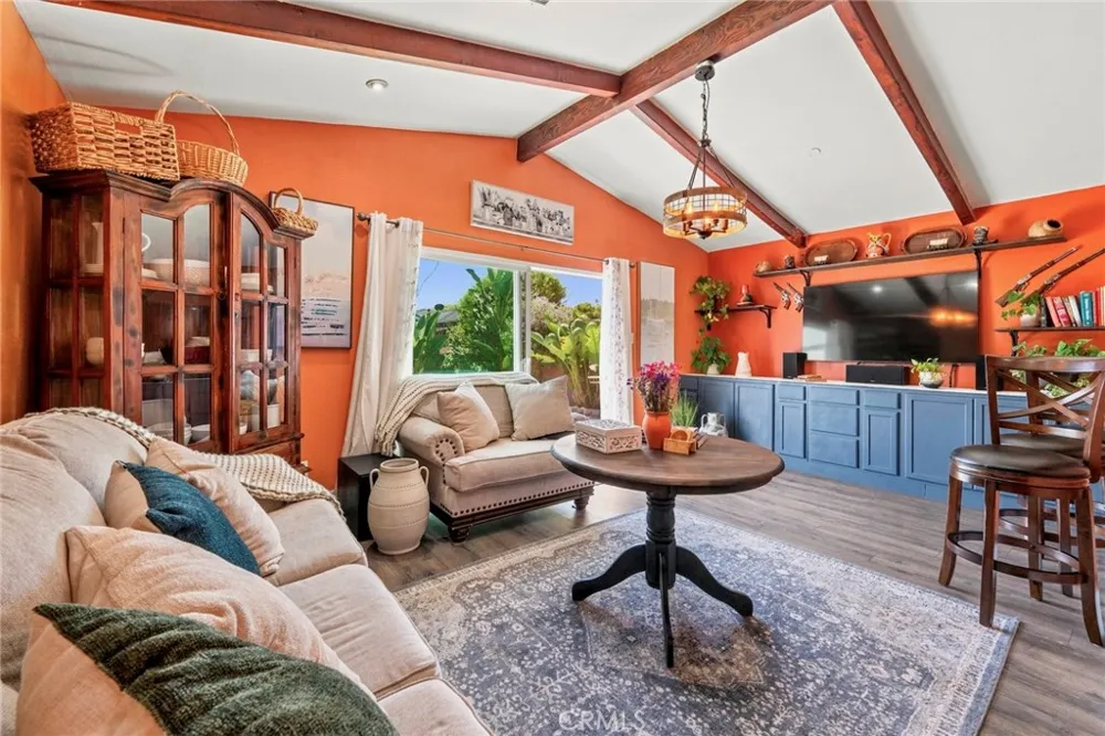 2526 E 220th Carson, CA 90810