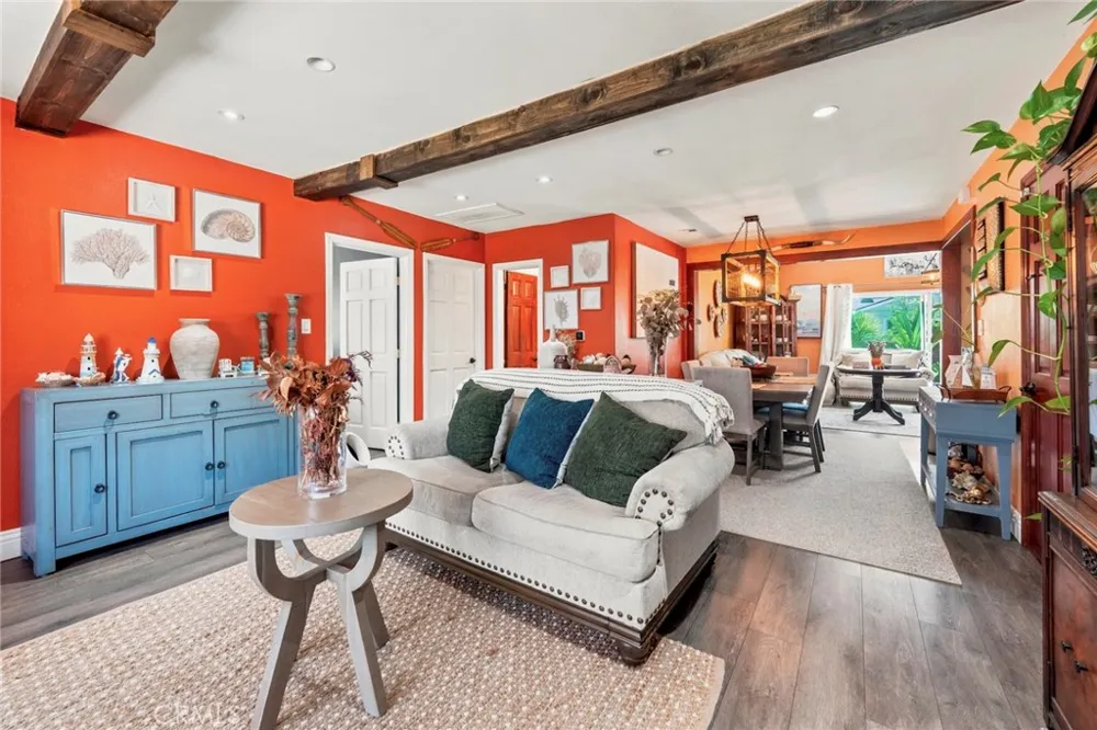 2526 E 220th Carson, CA 90810