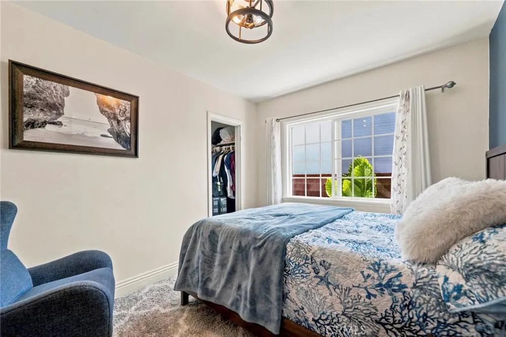 2526 E 220th Carson, CA 90810