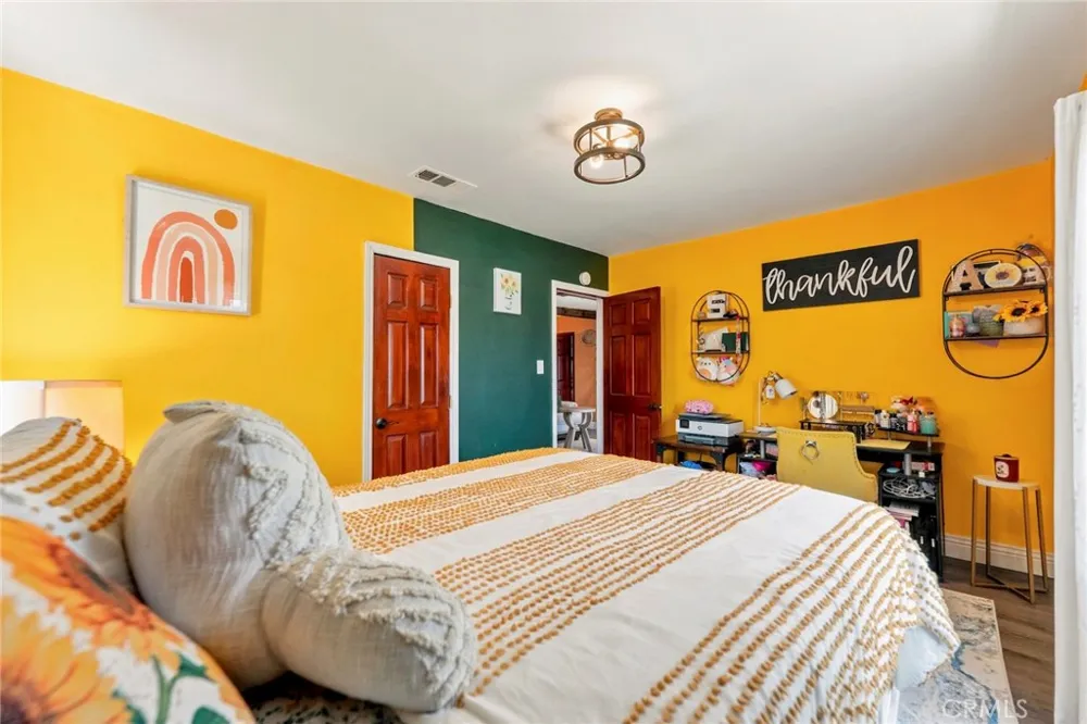 2526 E 220th Carson, CA 90810