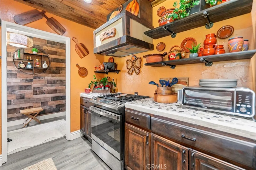 2526 E 220th Carson, CA 90810