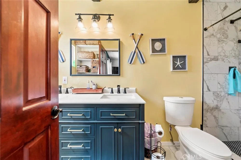 2526 E 220th Carson, CA 90810