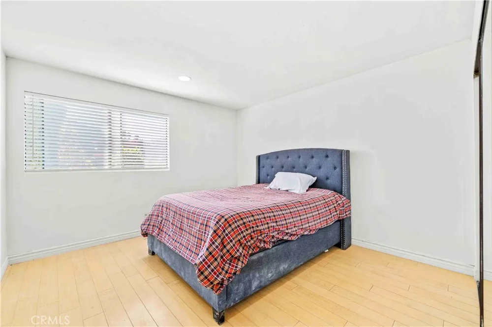 15351 Orange Ave #8 Paramount, CA 90723
