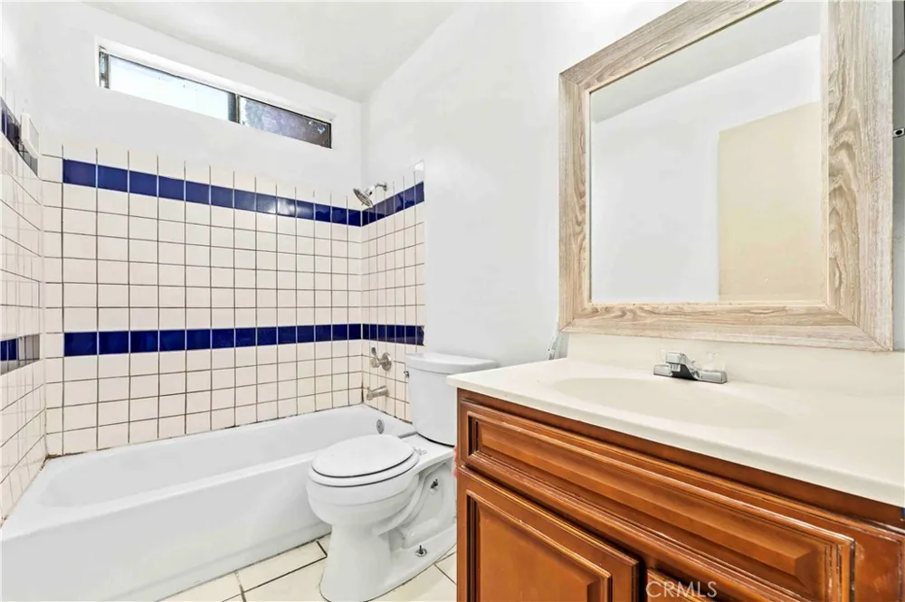 15351 Orange Ave #8 Paramount, CA 90723