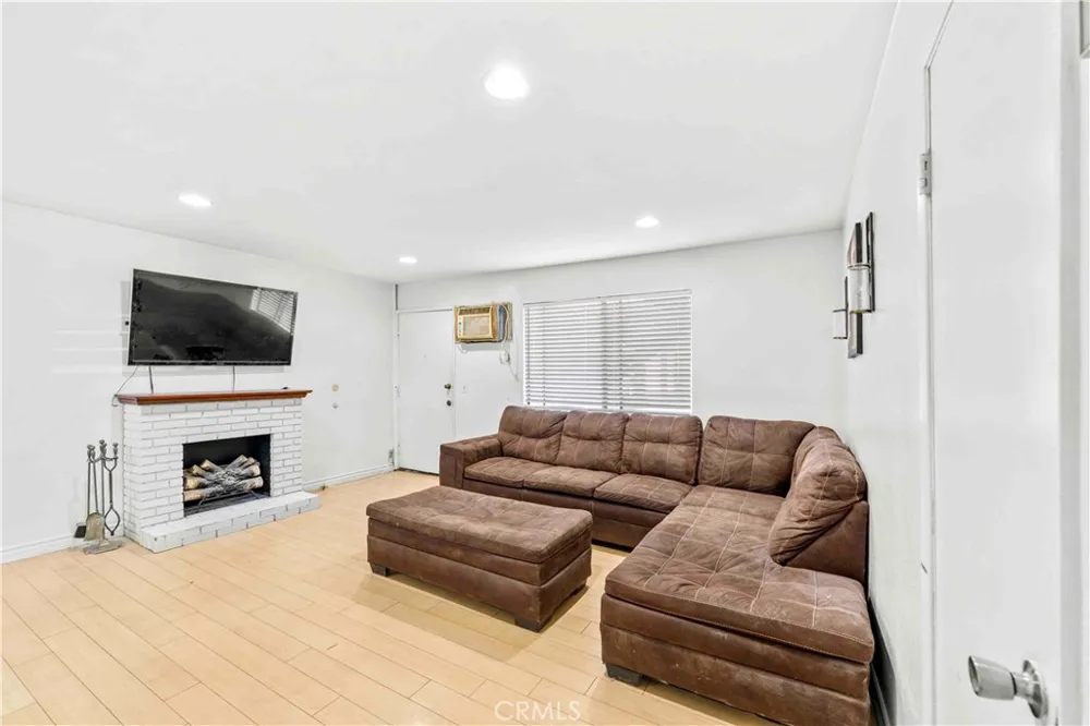 15351 Orange Ave #8 Paramount, CA 90723