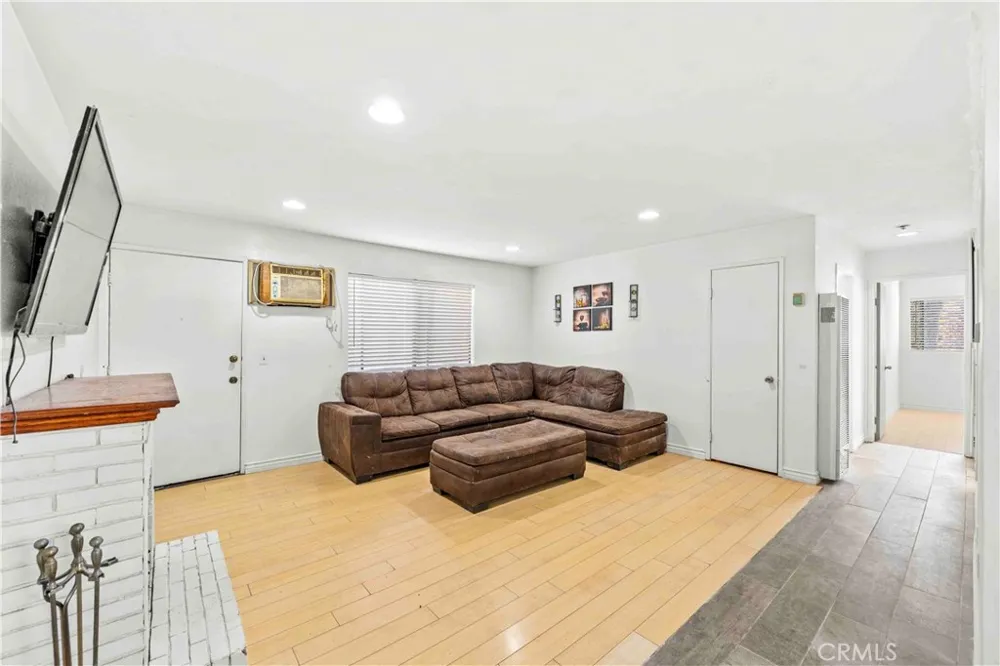 15351 Orange Ave #8 Paramount, CA 90723