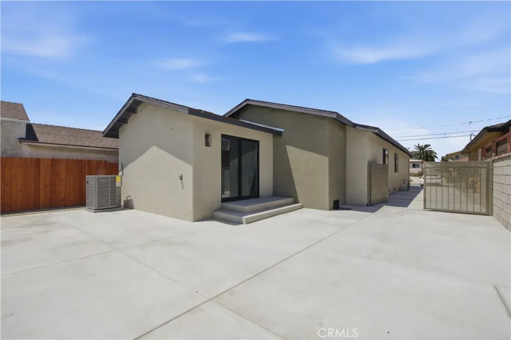 1558 W 214th Street Torrance, CA 90501