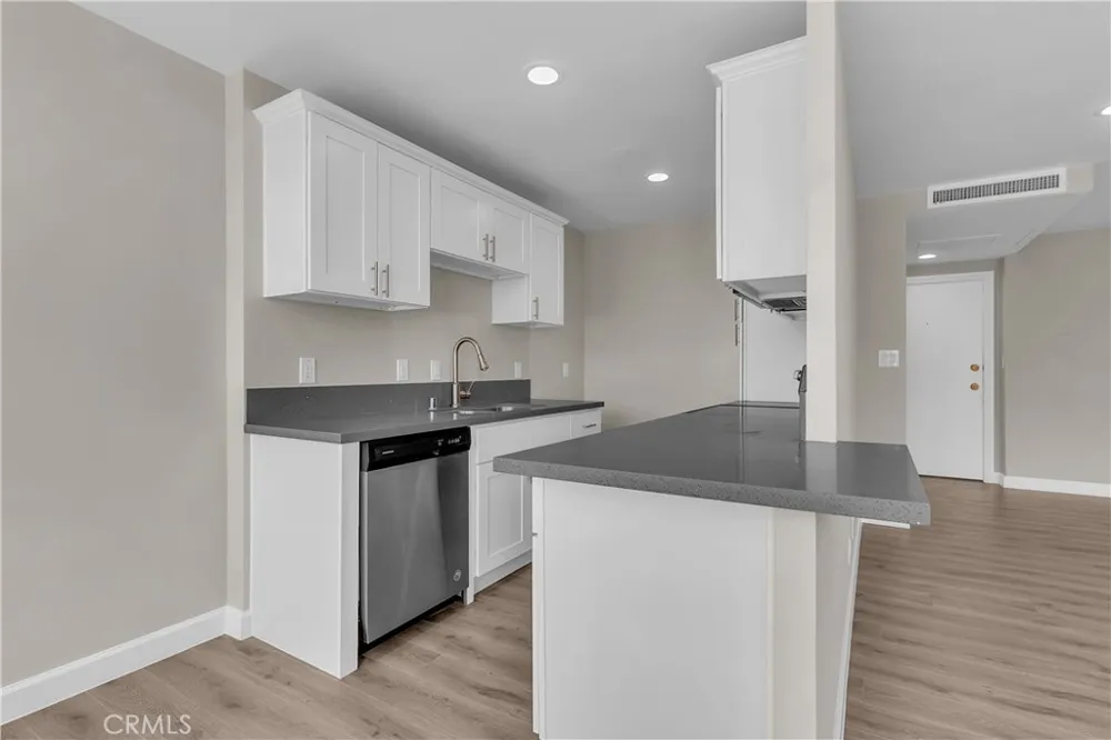 100 Atlantic #1115 Long Beach, CA 90802