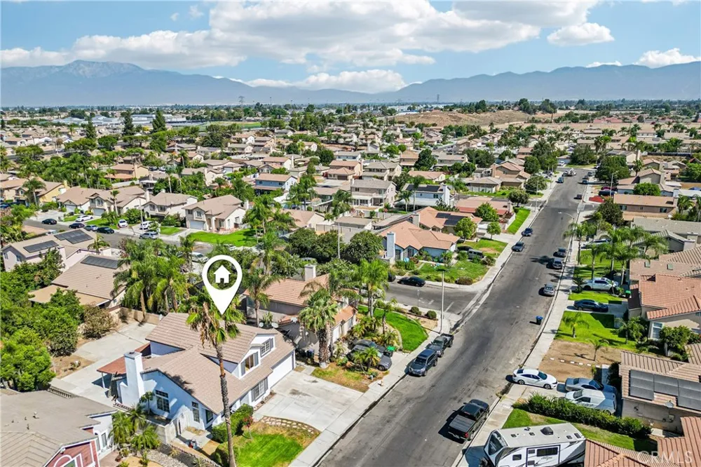 1233 CANTARA ST Colton, CA 92324