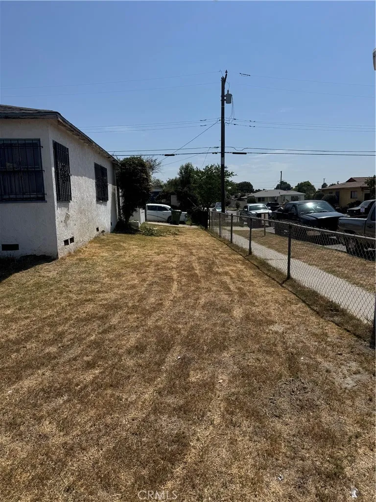 2100 Wilmington Compton, CA 90222