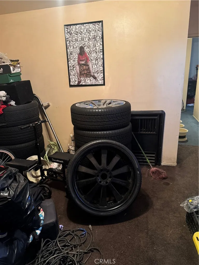 2100 Wilmington Compton, CA 90222