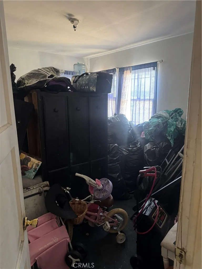 2100 Wilmington Compton, CA 90222