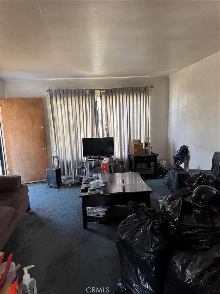 2100 Wilmington Compton, CA 90222