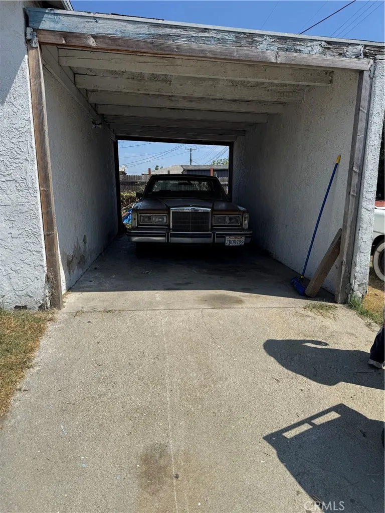 2100 Wilmington Compton, CA 90222