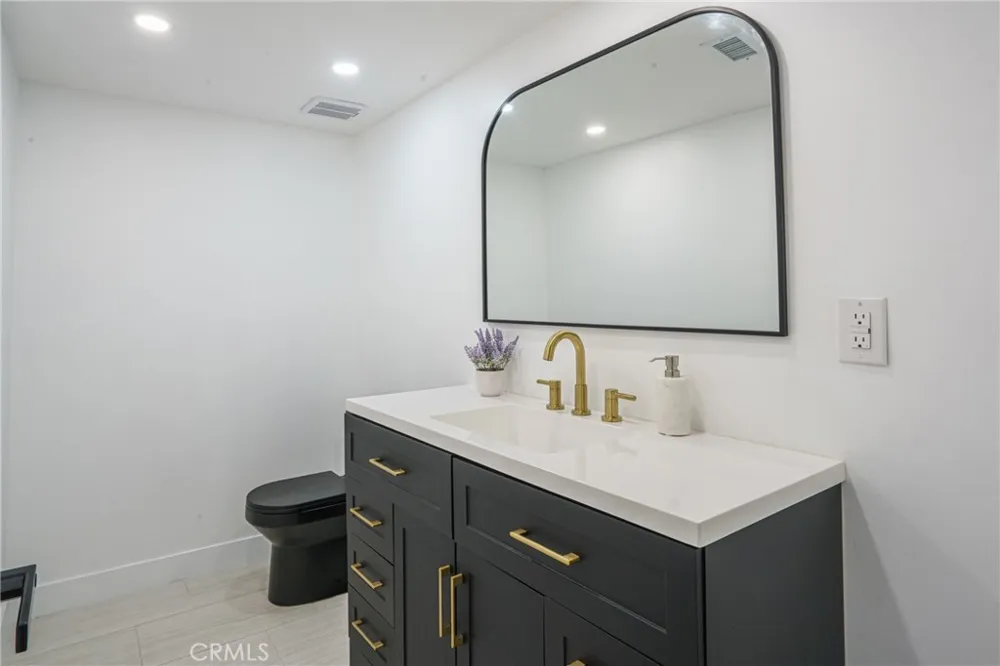 18548 San Gabriel Avenue Cerritos, CA 90703