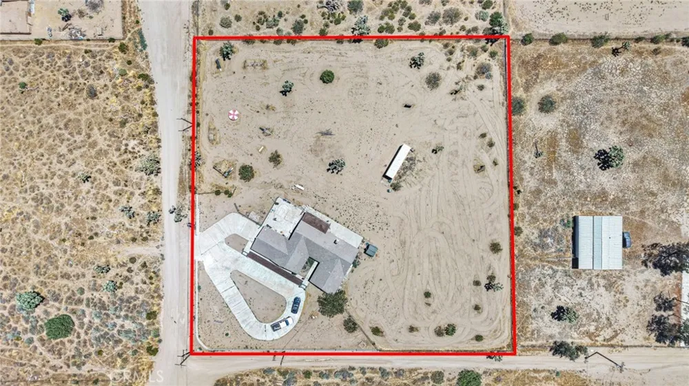 10439 Mesa Oak Hills, CA 92344