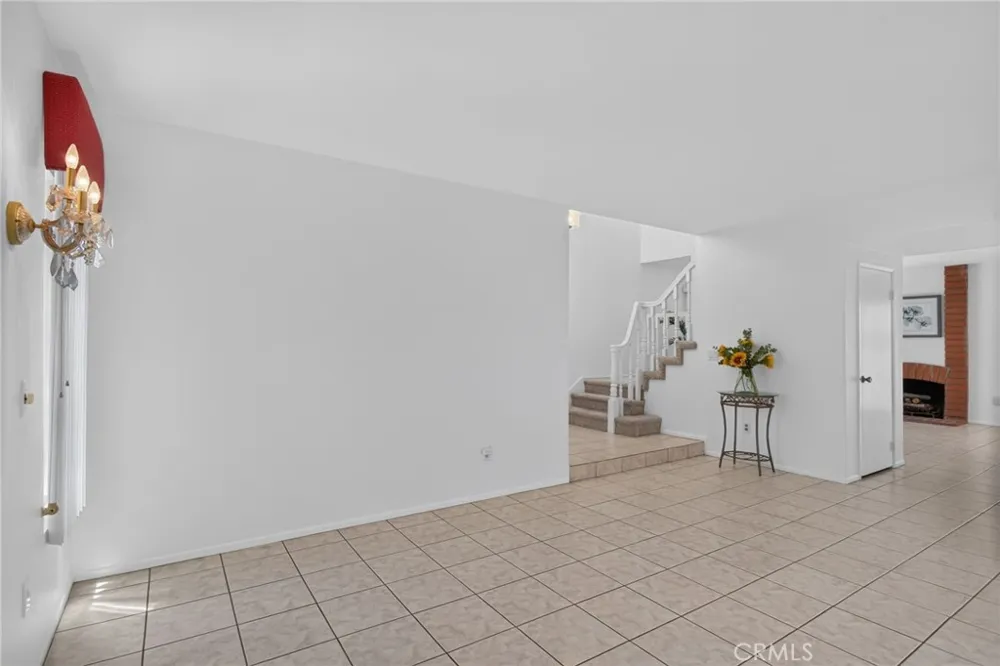5 Tiger Irvine, CA 92604