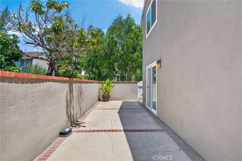 5 Tiger Irvine, CA 92604
