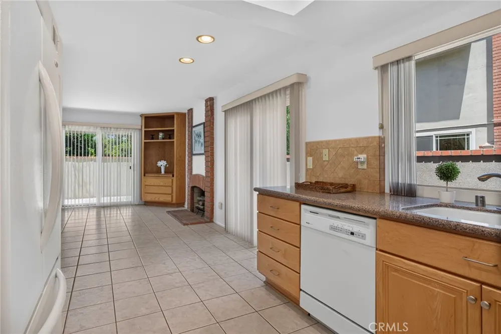 5 Tiger Irvine, CA 92604