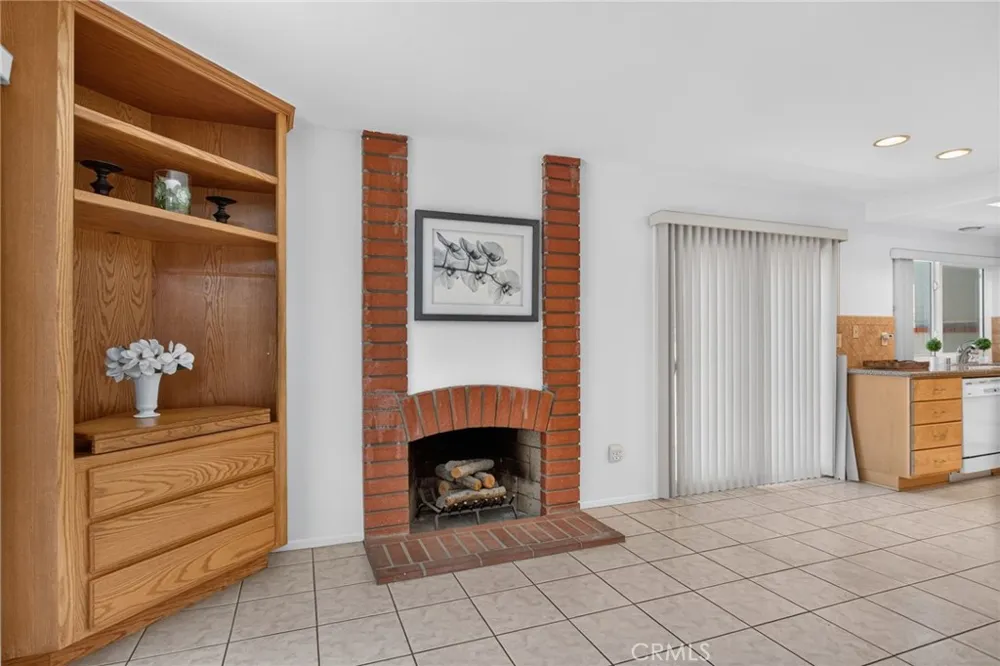 5 Tiger Irvine, CA 92604