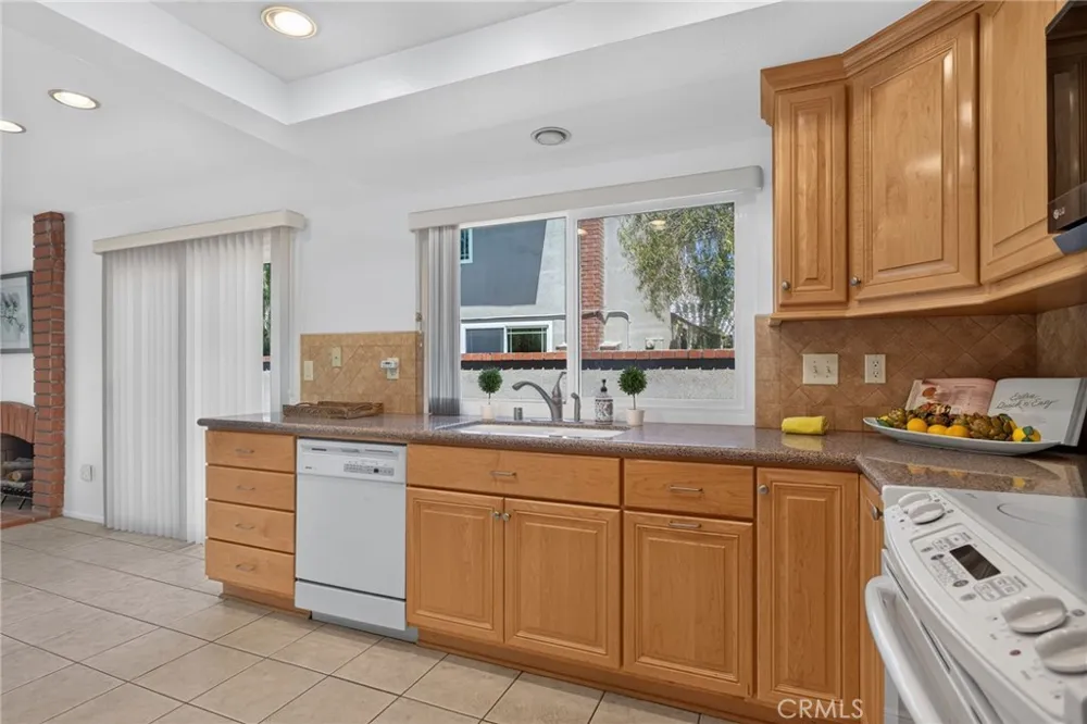 5 Tiger Irvine, CA 92604