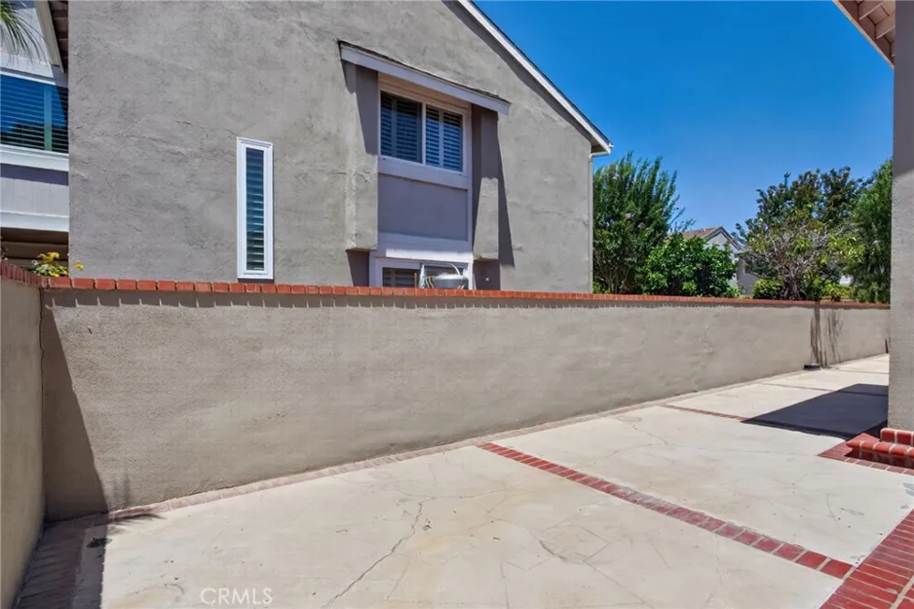 5 Tiger Irvine, CA 92604
