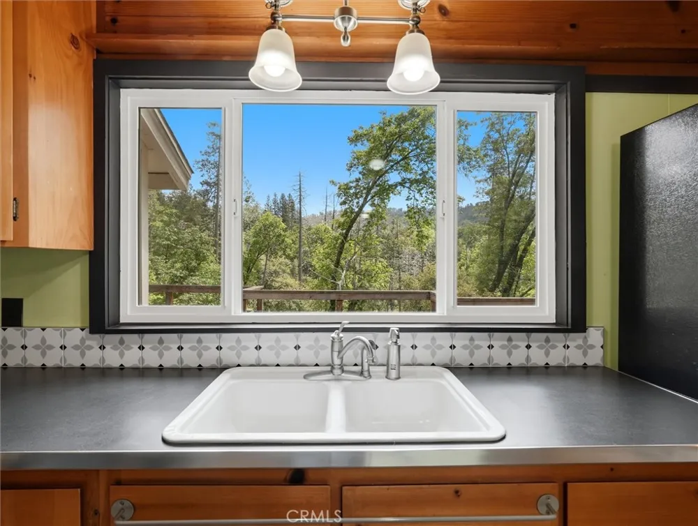 60036 Cascadel Dr S North Fork, CA 93643