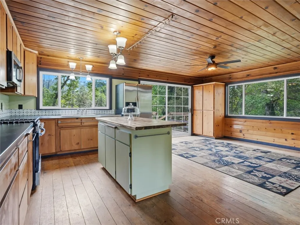 60036 Cascadel Dr S North Fork, CA 93643