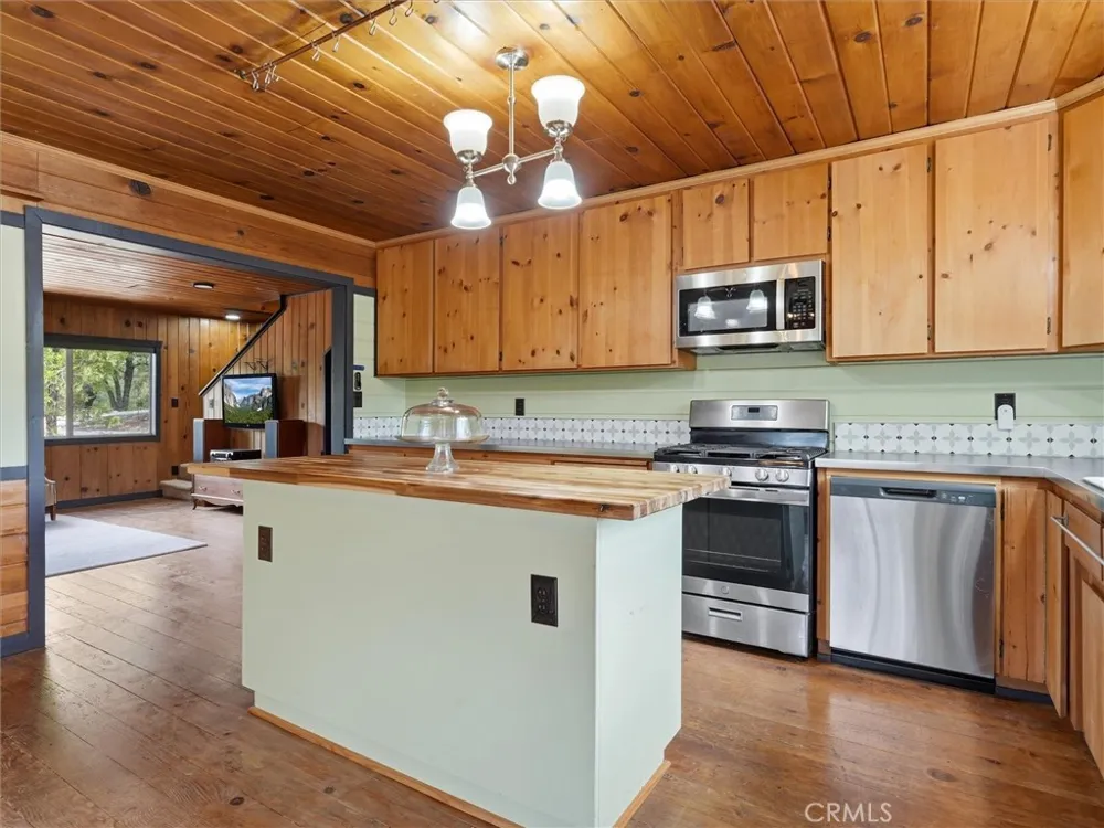 60036 Cascadel Dr S North Fork, CA 93643