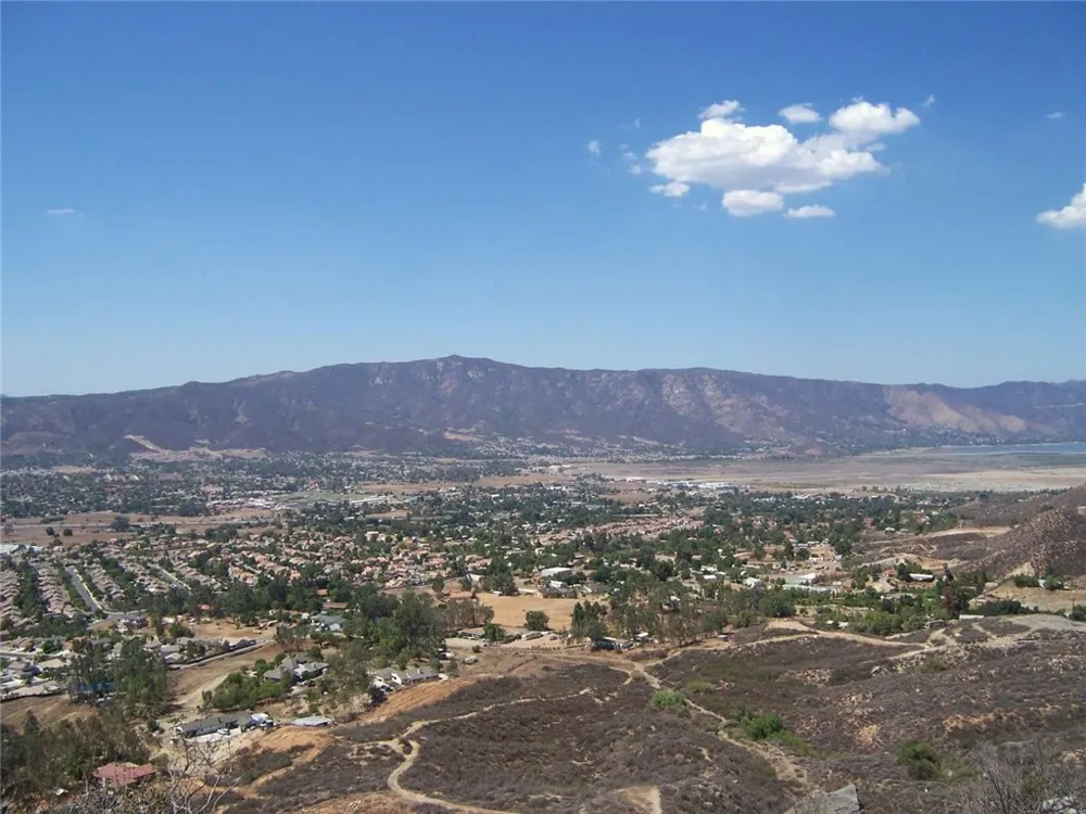 23247 Crab Hollow Circle Wildomar, CA 92595
