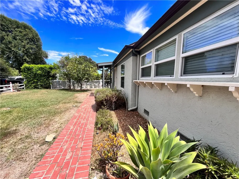 14546 Martha Sherman Oaks, CA 91411