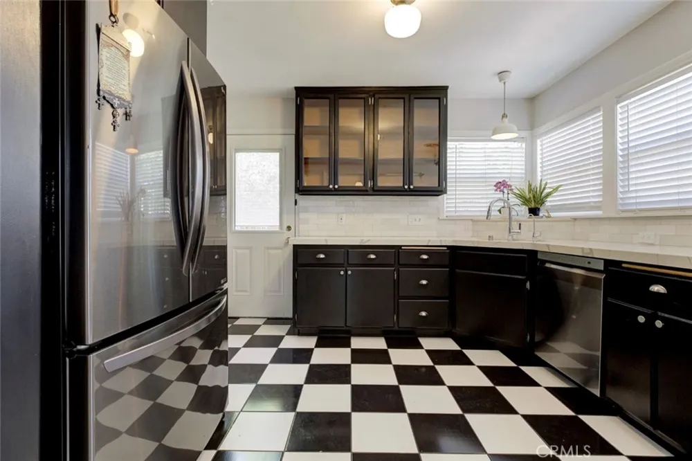 14546 Martha Sherman Oaks, CA 91411