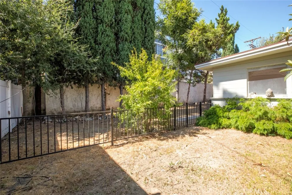 14546 Martha Sherman Oaks, CA 91411