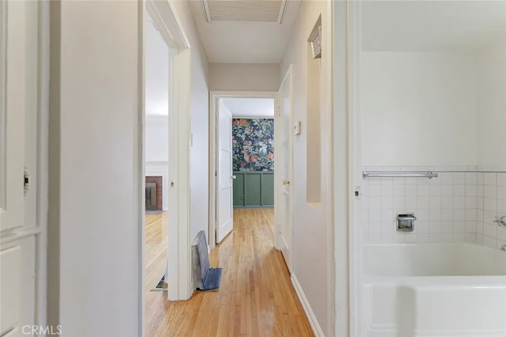 14546 Martha Sherman Oaks, CA 91411