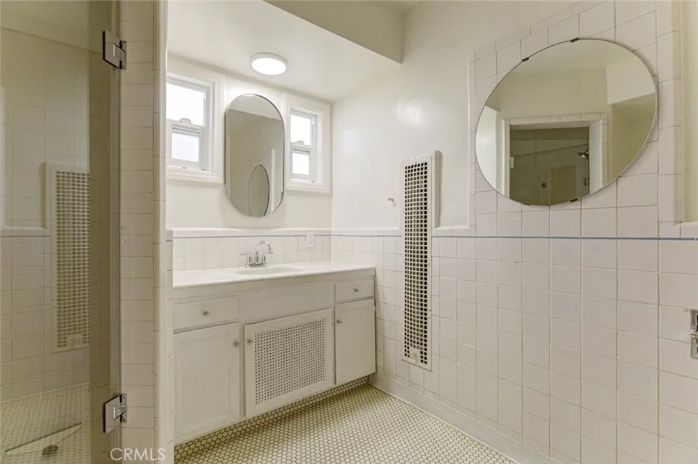 14546 Martha Sherman Oaks, CA 91411