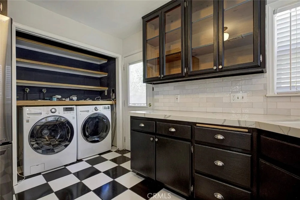 14546 Martha Sherman Oaks, CA 91411