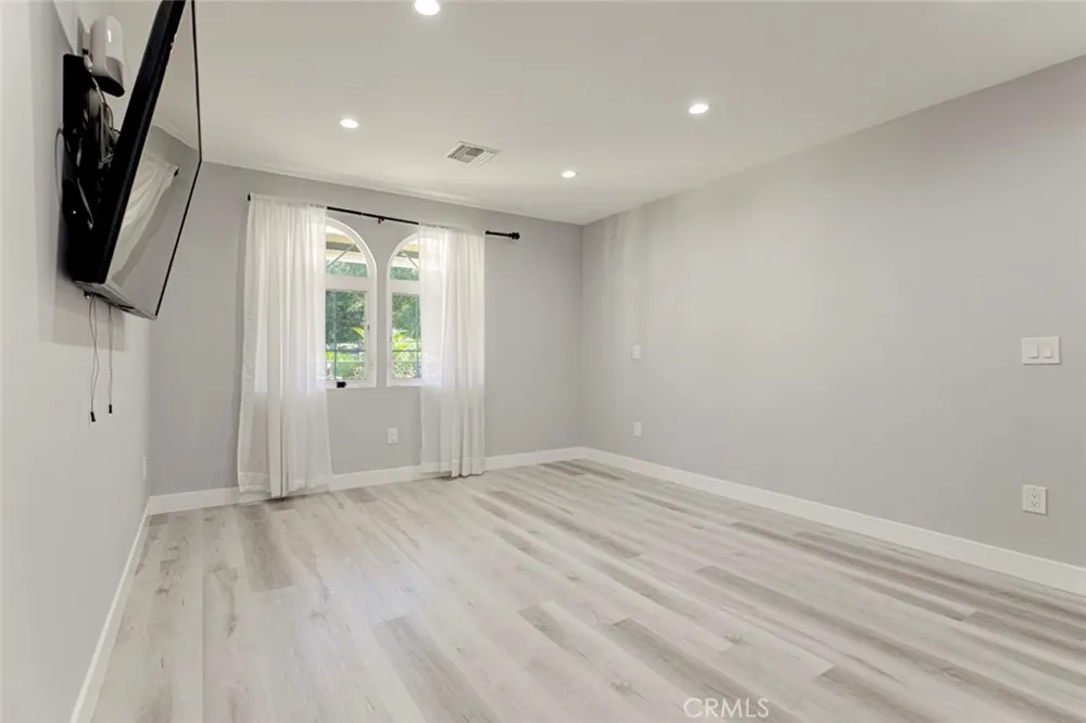 7565 Mcgroarty Street Tujunga, CA 91042