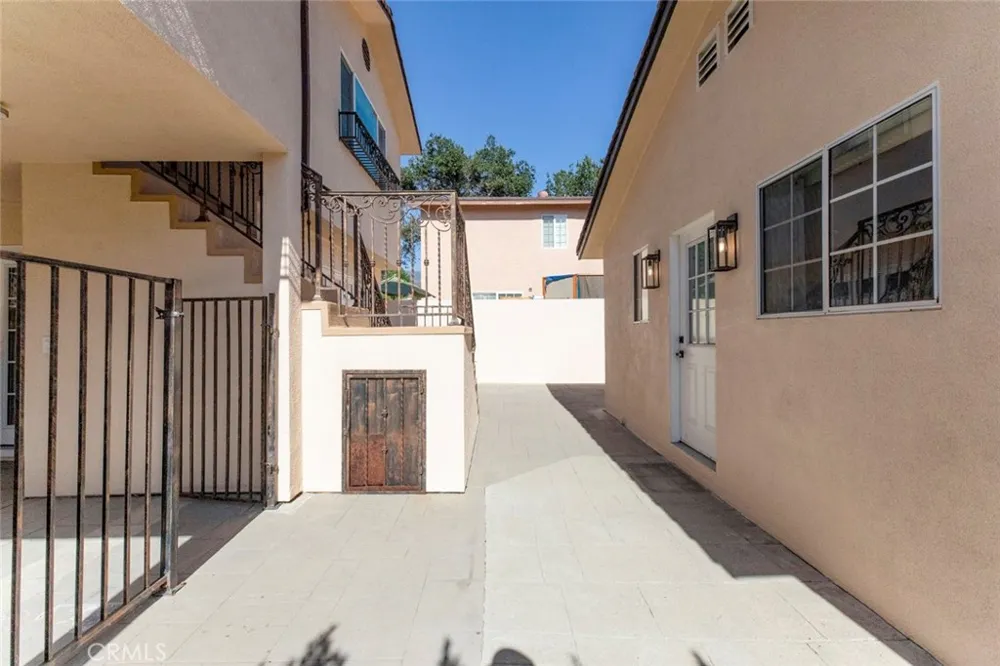 7565 Mcgroarty Street Tujunga, CA 91042